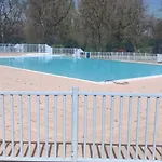 Cosy A Monflanquin, 31 M² Avec Piscine Apartamento