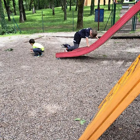 Appartement Cosy A Monflanquin, 31 M² Avec Piscine Monflanquin