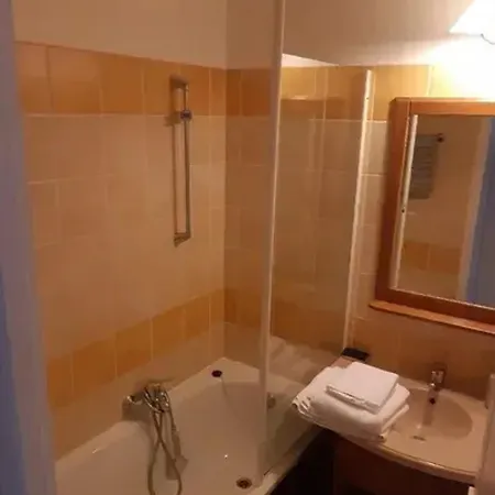 Appartement Cosy à Monflanquin, 31 M² Avec Piscine *