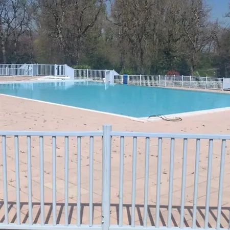 Cosy A Monflanquin, 31 M² Avec Piscine 公寓