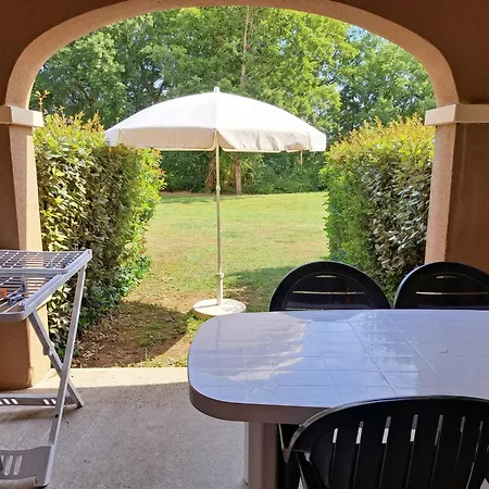 Appartement Cosy à Monflanquin, 31 M² Avec Piscine *
