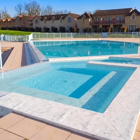 Cosy à Monflanquin, 31 M² Avec Piscine Appartement Monflanquin