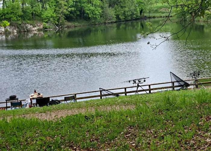 Appartement Cosy A Monflanquin, 31 M² Avec Piscine Διαμέρισμα Monflanquin